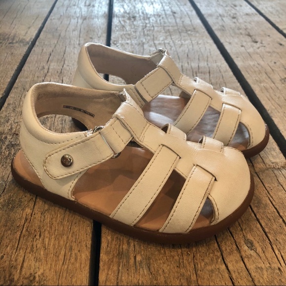 UGG Other - UGG kids white leather sandal